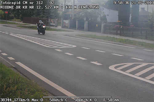 Prędkość dopuszczalna: 50 km/h, prędkość zarejestrowana: 177 km/h
